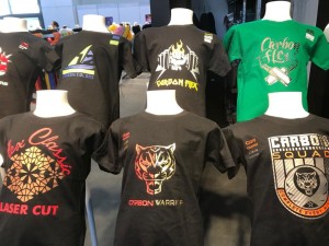 folia-flex-karbonowa-czarna-do-nadrukow-na-koszulkach-motoryzacyjnych-motocykowych