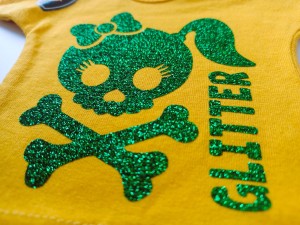 folia-flex-do-brokatowych-nadrukow-na-koszulkach-czapkach-torbach-obuwiu-glitter-sef-green-gruba-do-ciecia-na-ploterze