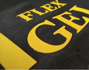 folia-flex-3d-biala-gruba-wypukla-piankowa-do-ciecia-na-ploterze-wzorow-napisow-wgrzewania-w-koszulki-czapki-plecaki