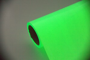 folia-flex-swiecaca-w-ciemnosci-zielona-plotterfilms-luminouse-ploterowa-szerokosc-50cm-sprzedaz-do-1mb-grubosc-100-mikronow-do-bawelny-poliestru